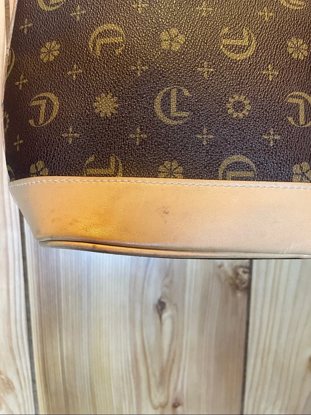 CL America logo bag